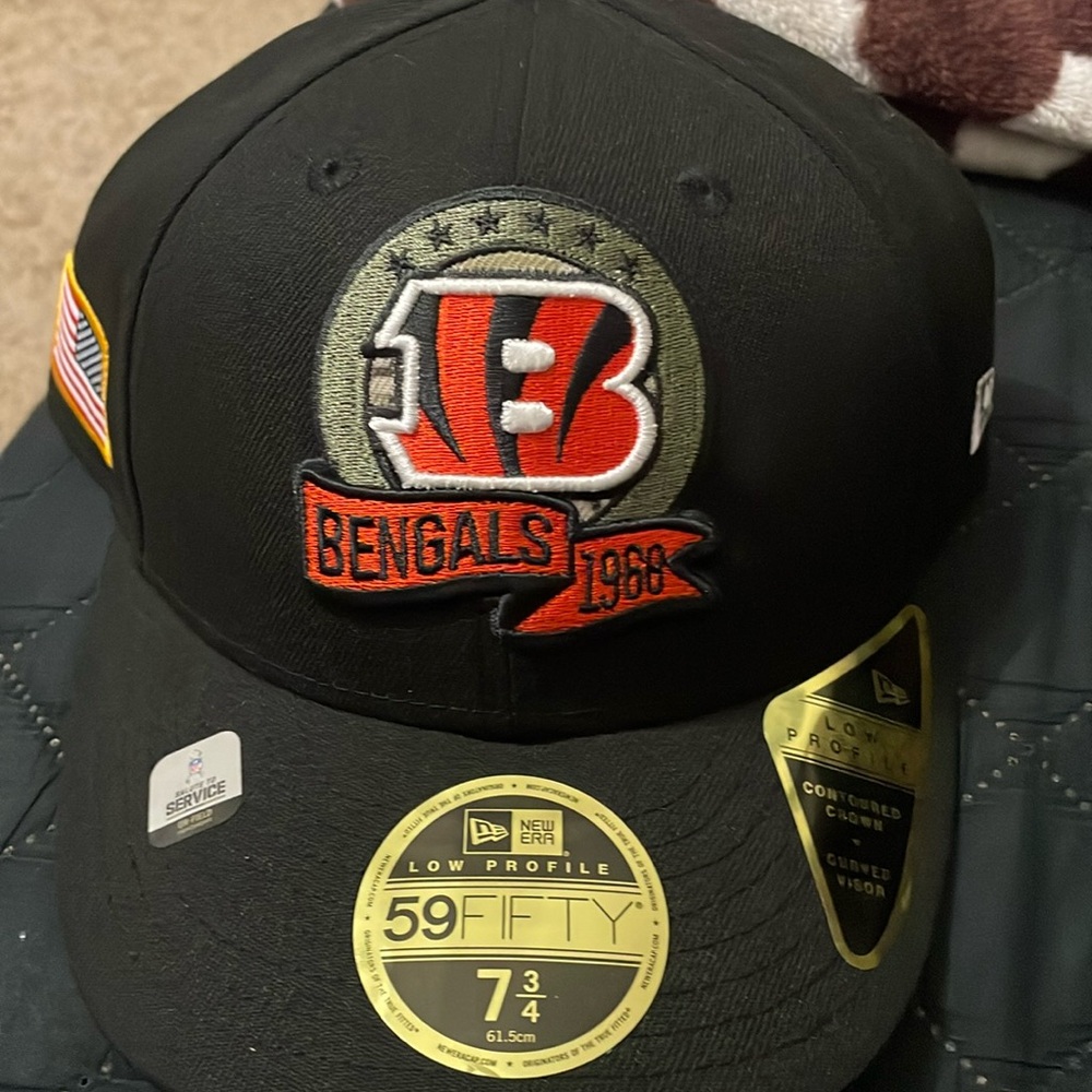 Cincinnati Bengals 59fifty salute to service fitted hat. Size 7 3/4. NWT
